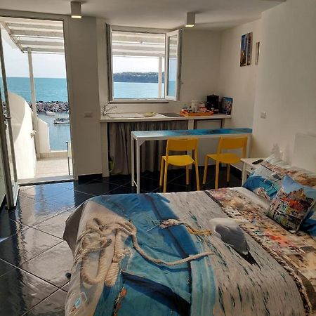 Apartamento La Terrazza Di Maria Procida Exterior foto