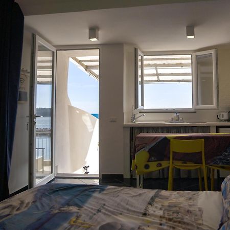 Apartamento La Terrazza Di Maria Procida Exterior foto