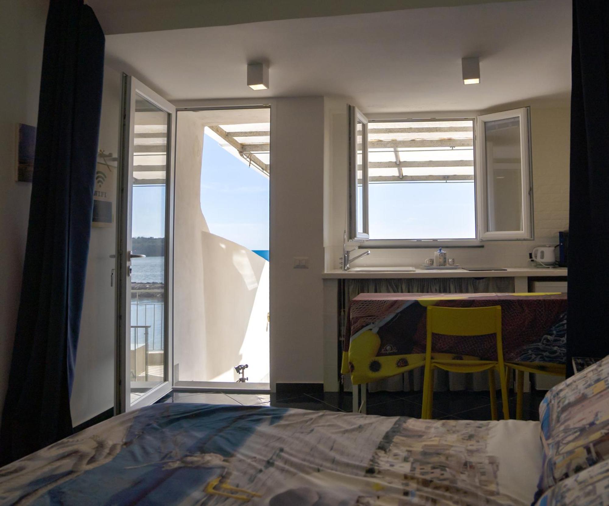 Apartamento La Terrazza Di Maria Procida Exterior foto